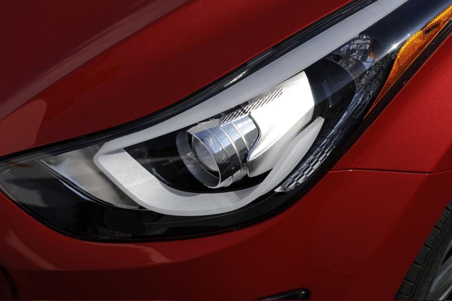  Hyundai Elantra 2014 года  (фото 10 из 39)